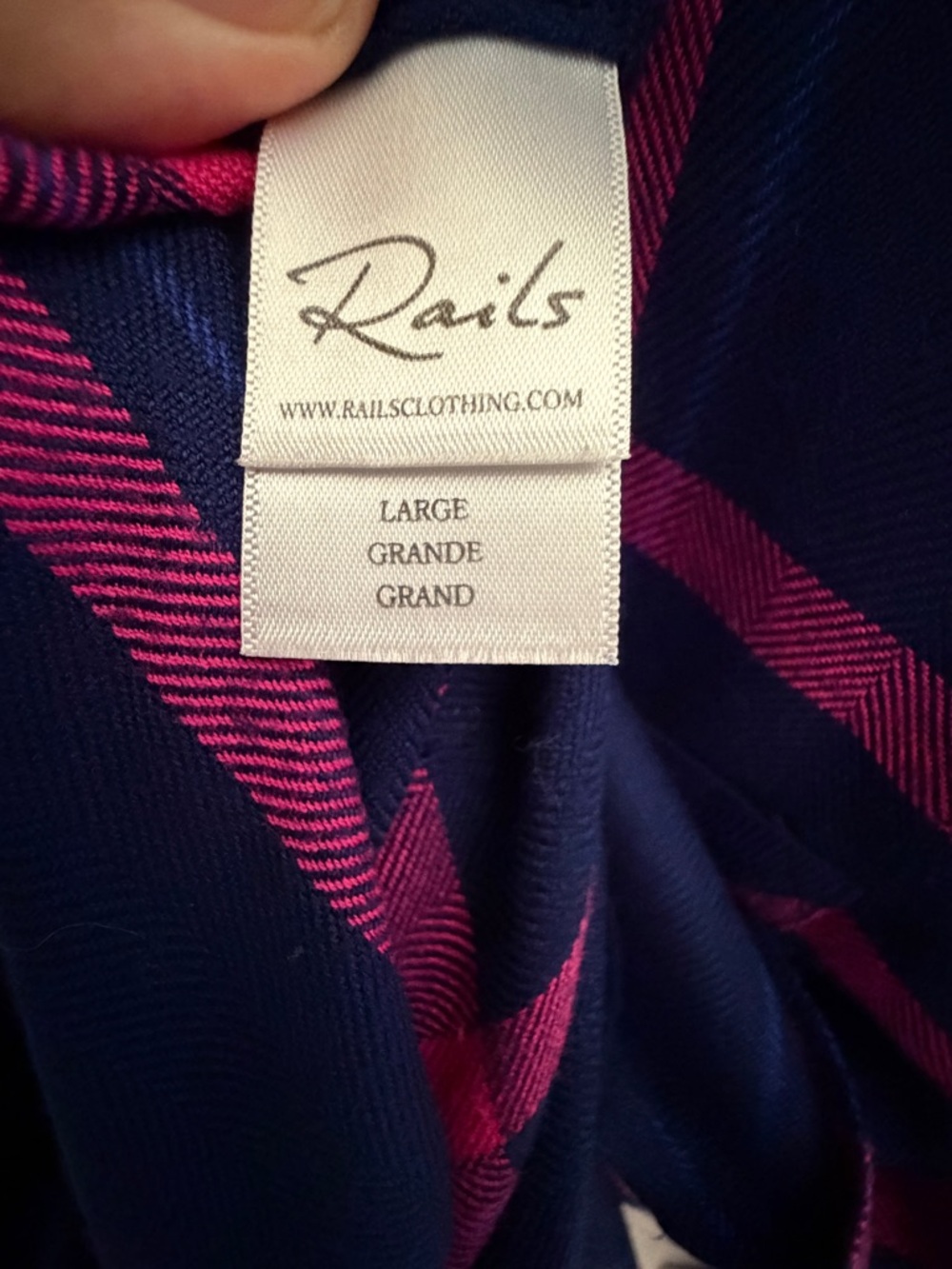 RAILS Hunter Top | Navy Lipstick | Size L - Picture 7 of 13